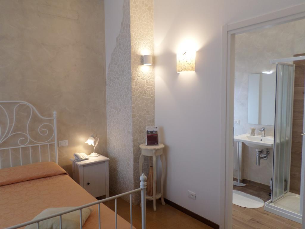 Bed And Breakfast " Il Tesoro Di Mario " Falconara Marittima Kültér fotó