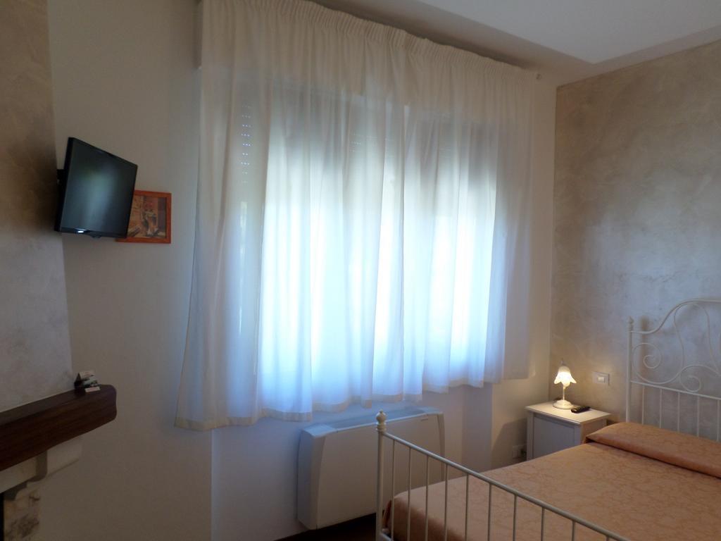 Bed And Breakfast " Il Tesoro Di Mario " Falconara Marittima Kültér fotó