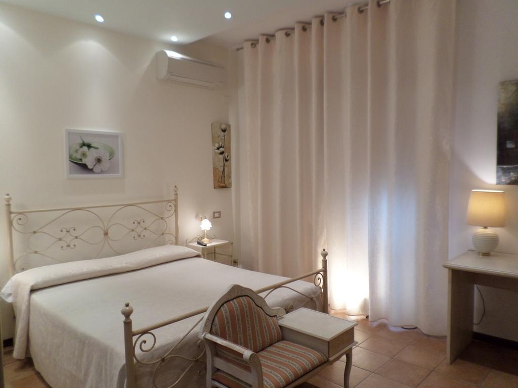 Bed And Breakfast " Il Tesoro Di Mario " Falconara Marittima Kültér fotó