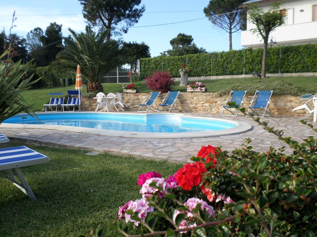 Bed And Breakfast " Il Tesoro Di Mario " Falconara Marittima Kültér fotó