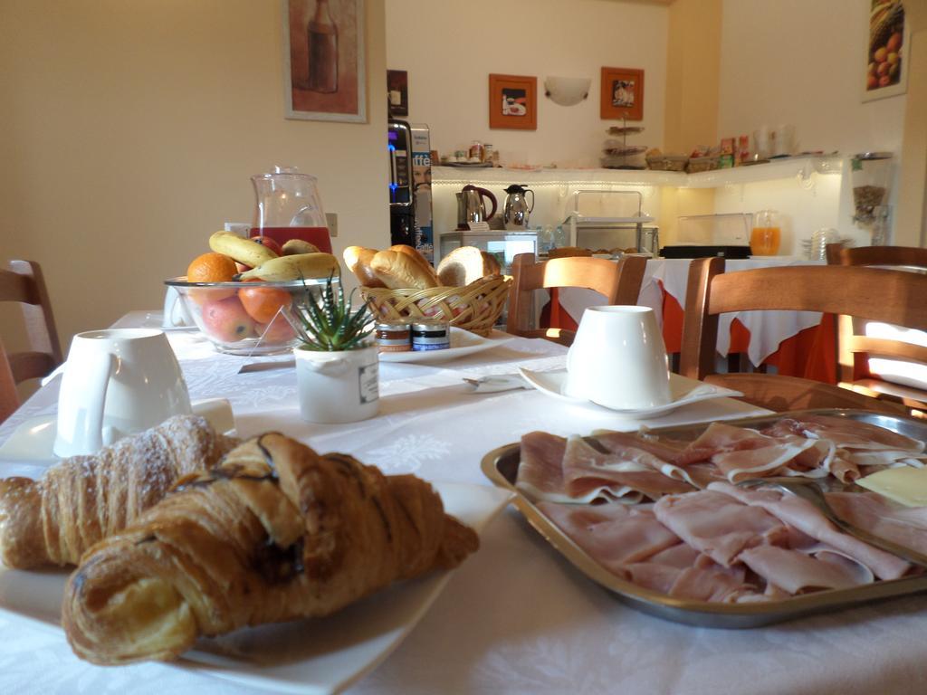 Bed And Breakfast " Il Tesoro Di Mario " Falconara Marittima Kültér fotó